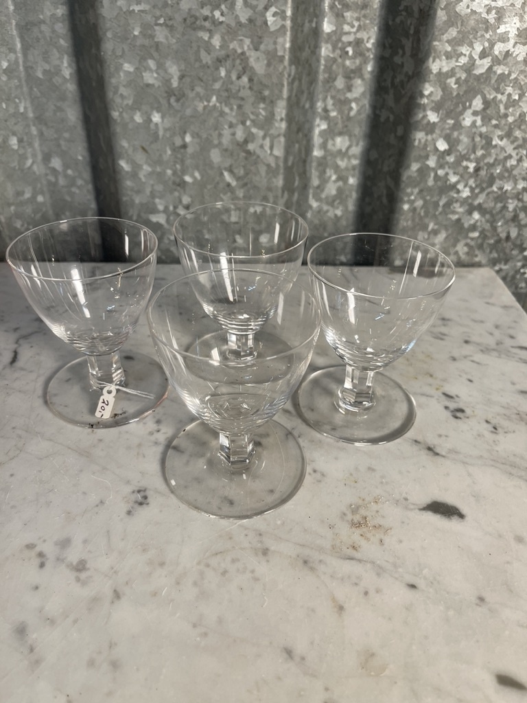 Set van vier antieke likeur glaasjes