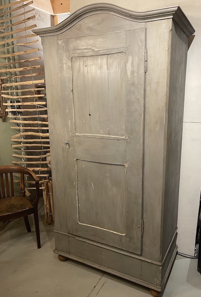 Mooie grote antieke kast