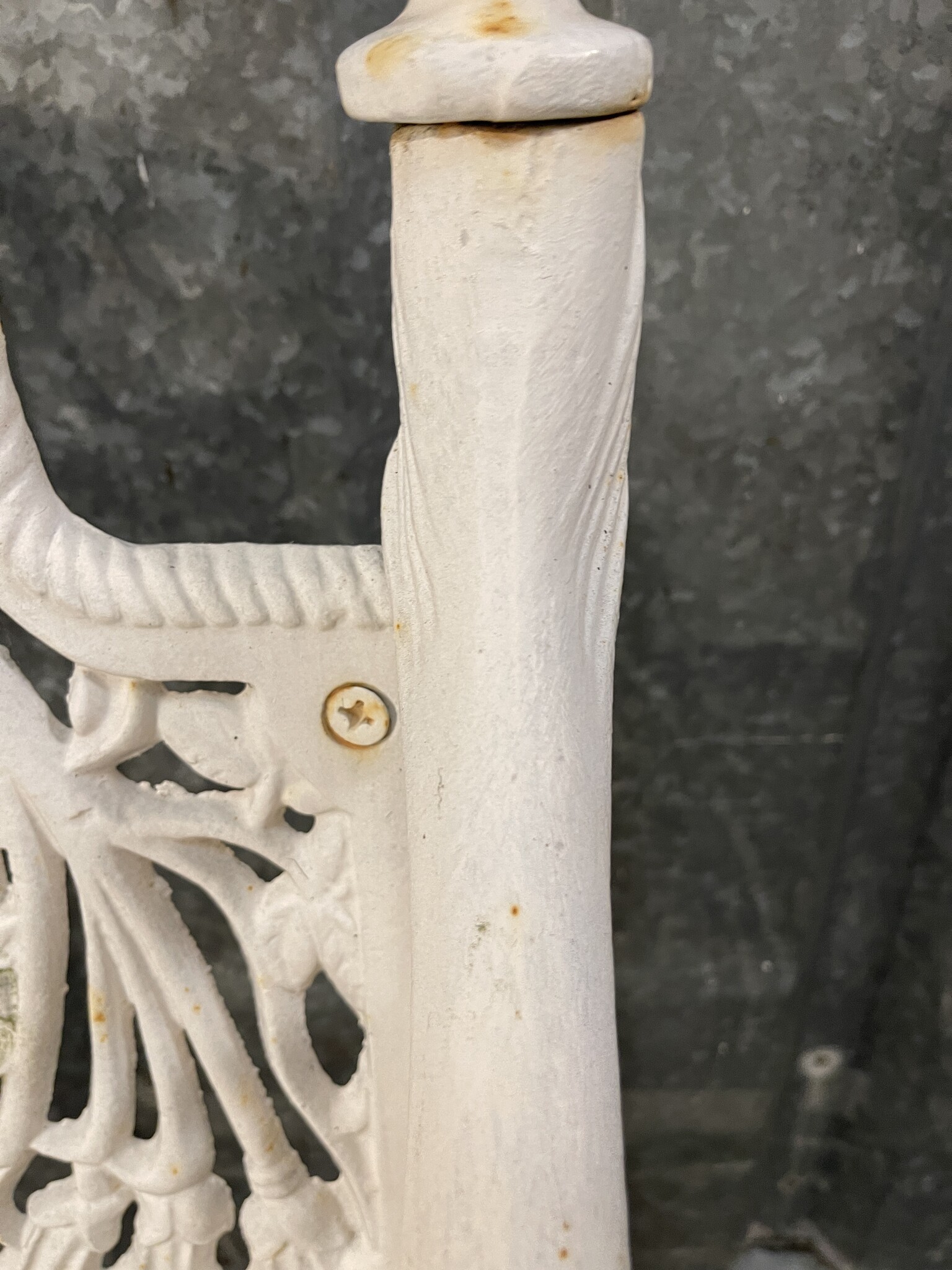 Mooi oud ijzeren tuinbankje