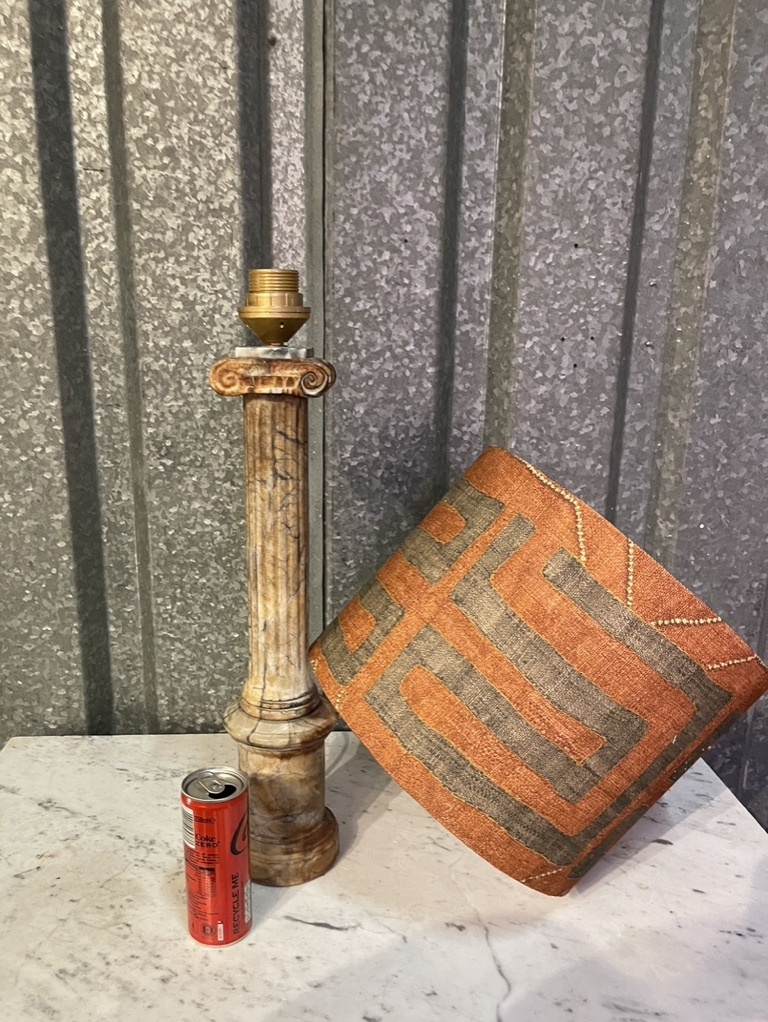 Magnificent Marble lamp with or without shade