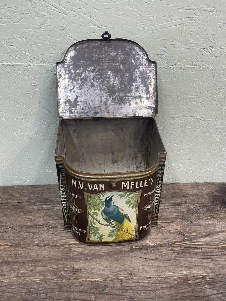 Antique van Melle grocery's tin for toffees