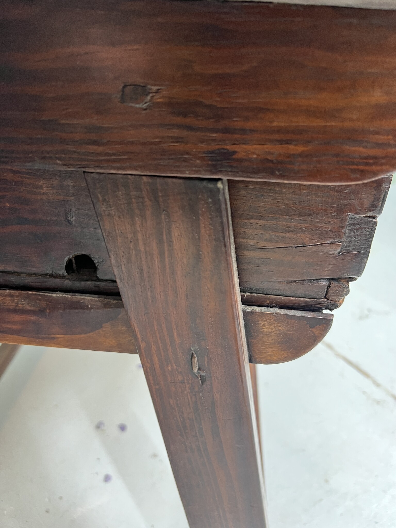 Antieke Spaanse  betaaltafel of side table