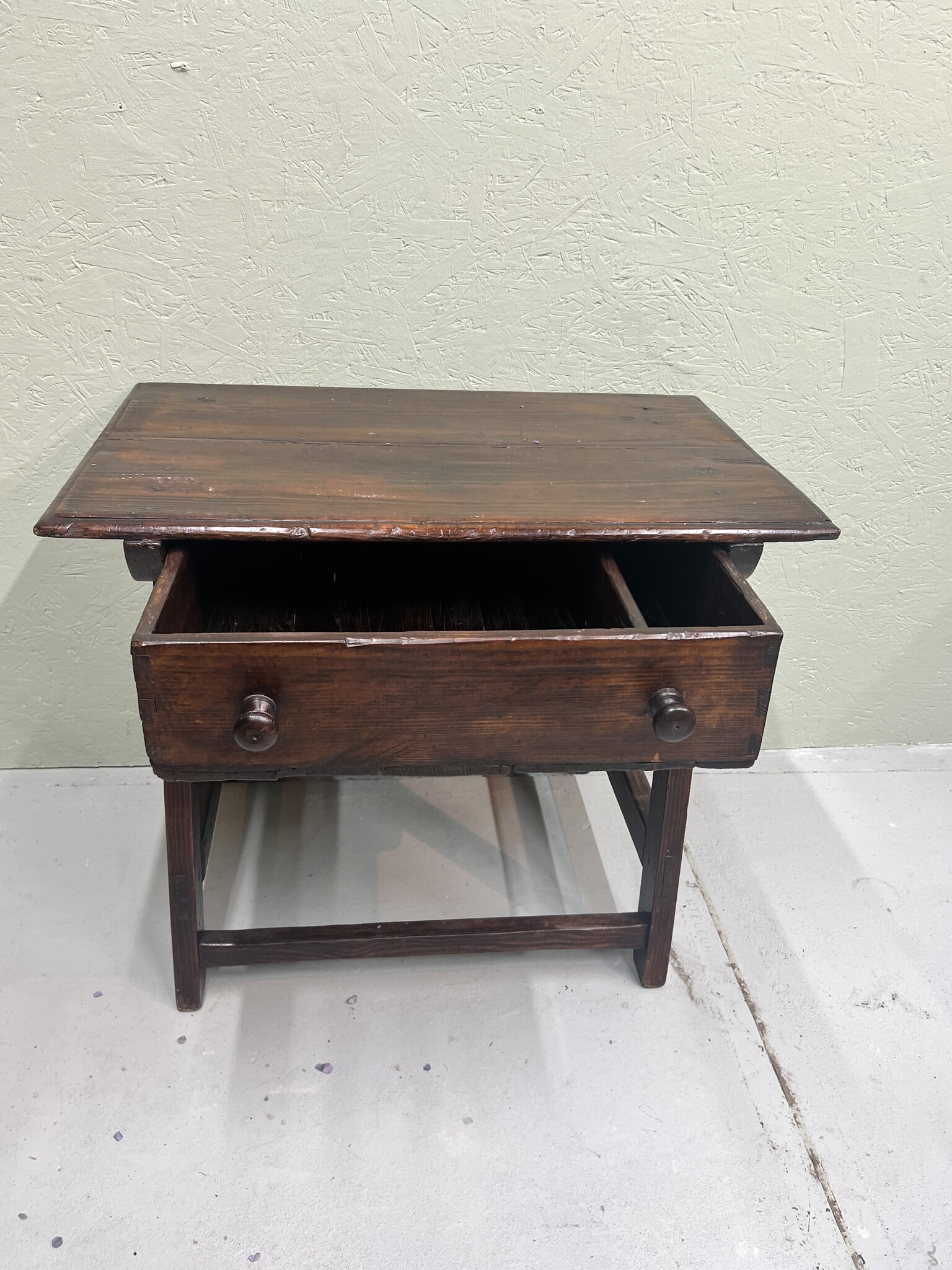 Antieke Spaanse  betaaltafel of side table