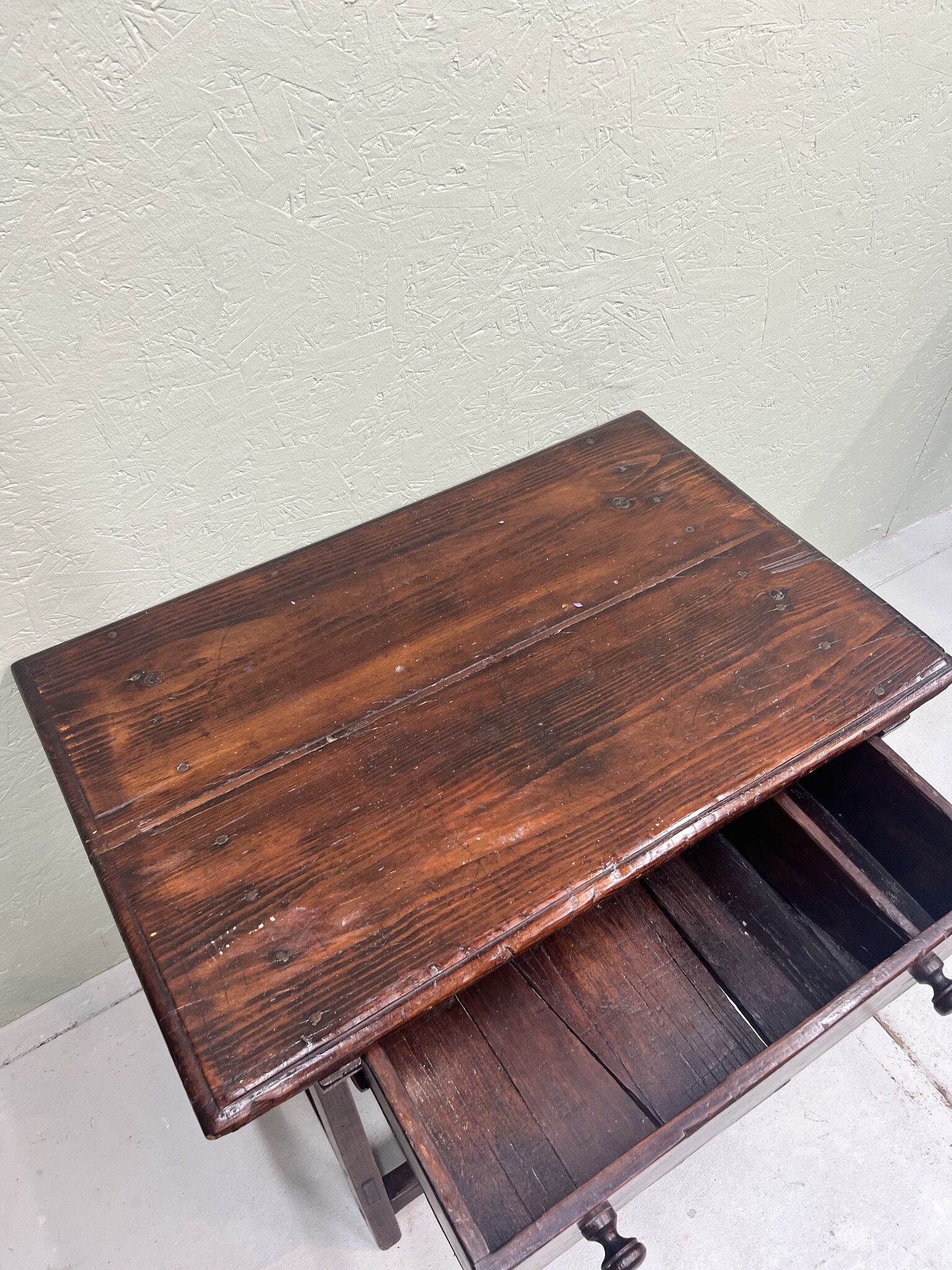 Antieke Spaanse  betaaltafel of side table