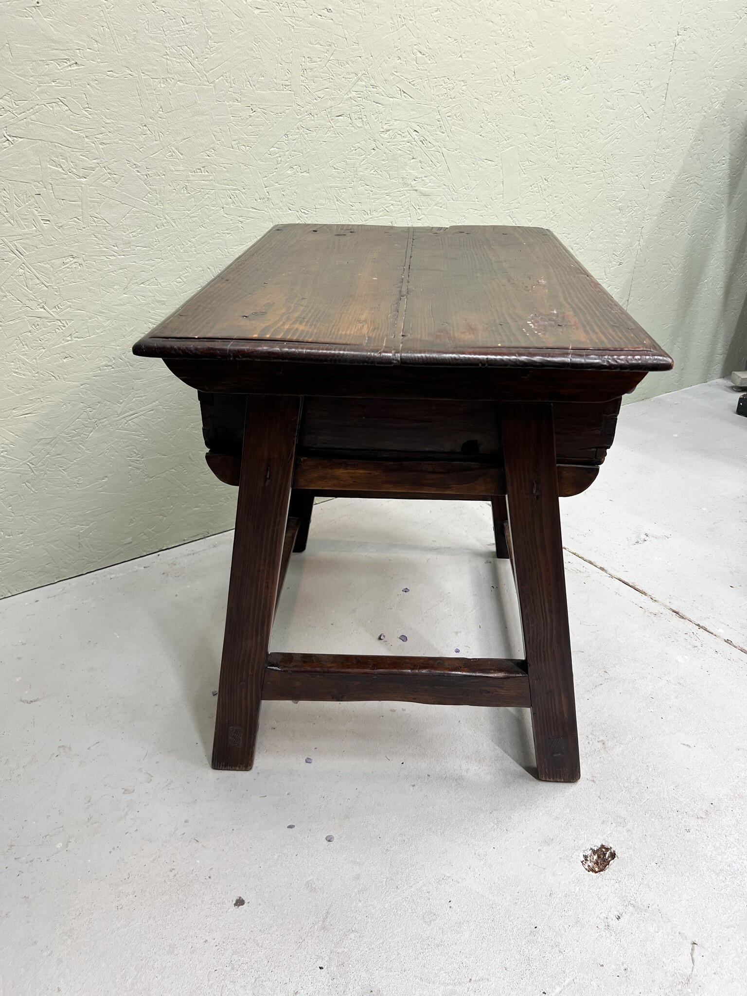 Antieke Spaanse  betaaltafel of side table