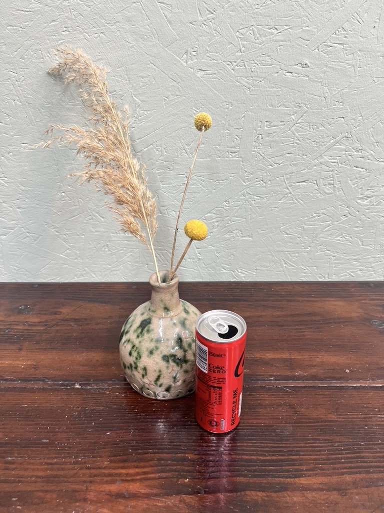 Vaasje van Crea Bea,  geglazuurd aardewerk