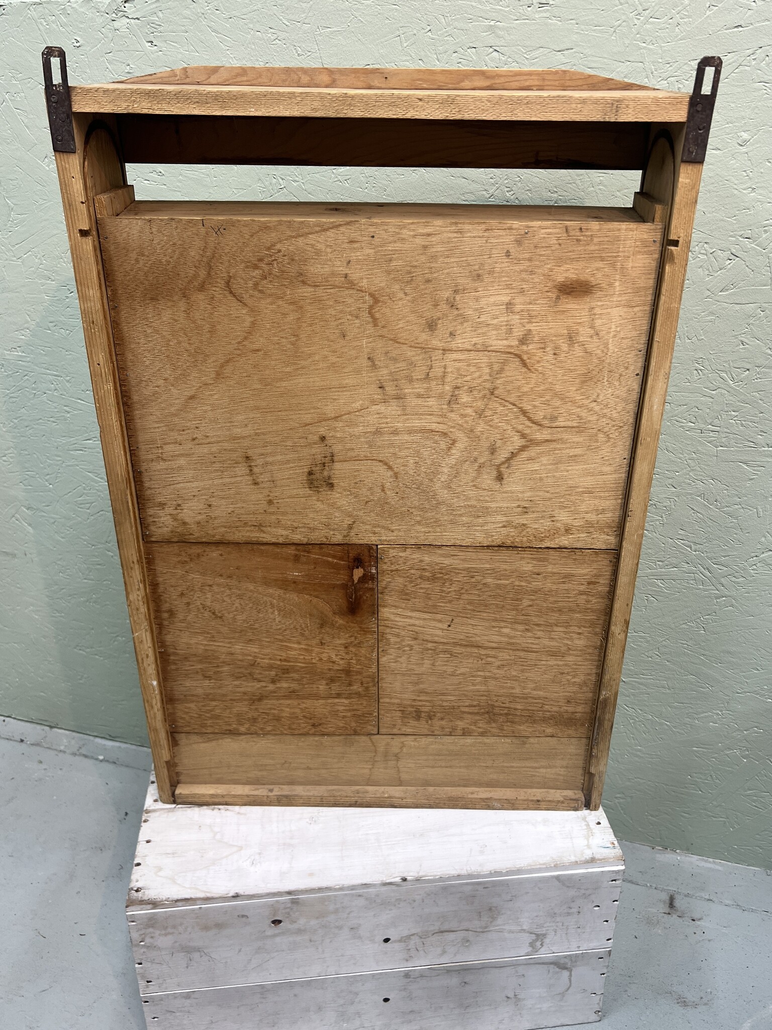 Vintage winkel kastje met vakjes