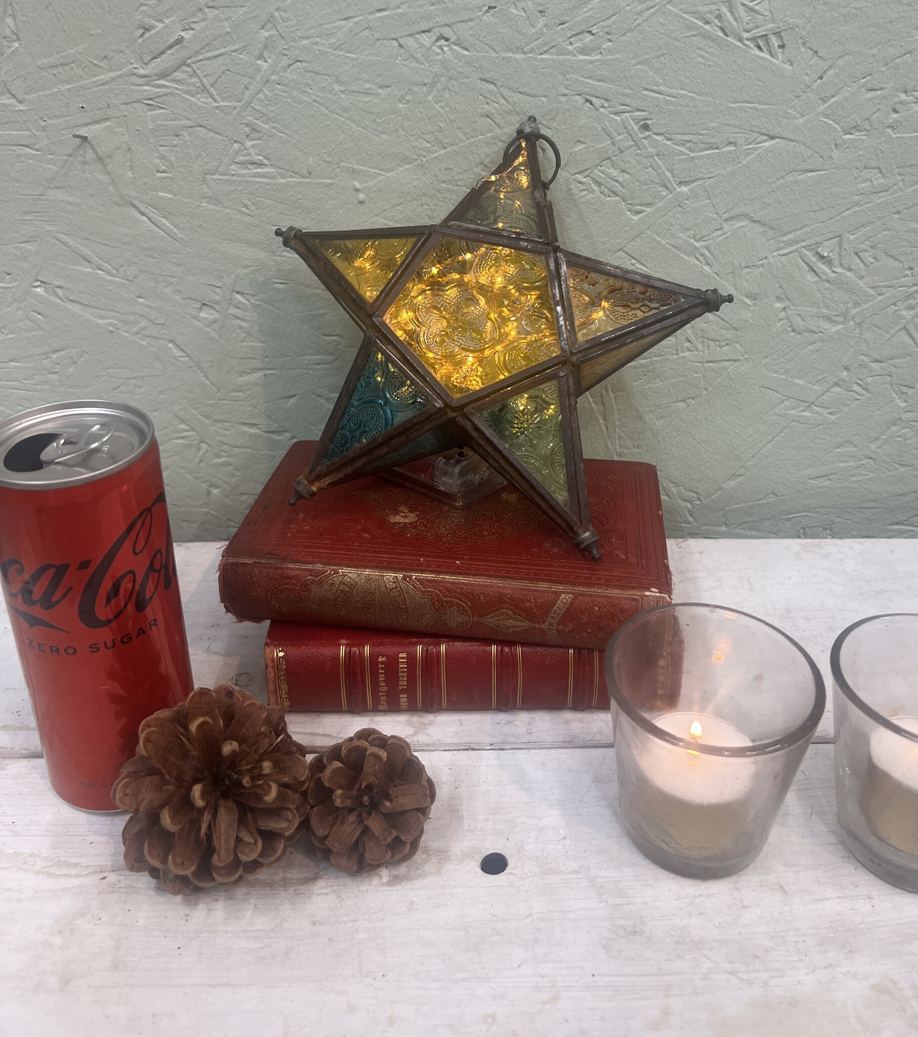 Leuke vintage ster met verschillende kleurtjes glas