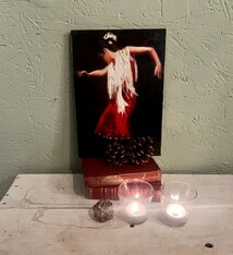 The lady dances Flamenco