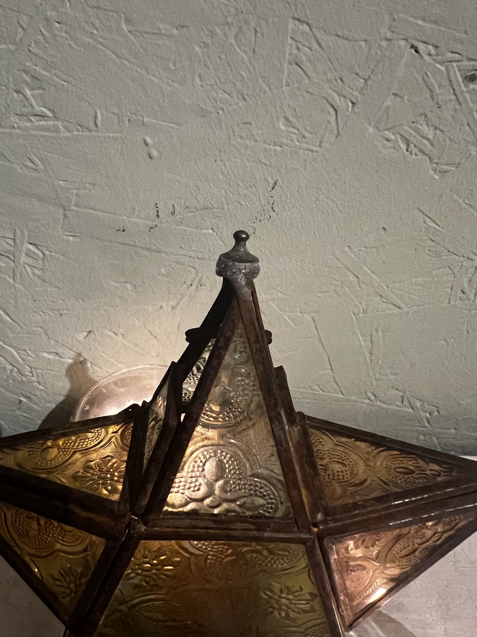 Leuke vintage ster met verschillende kleurtjes glas