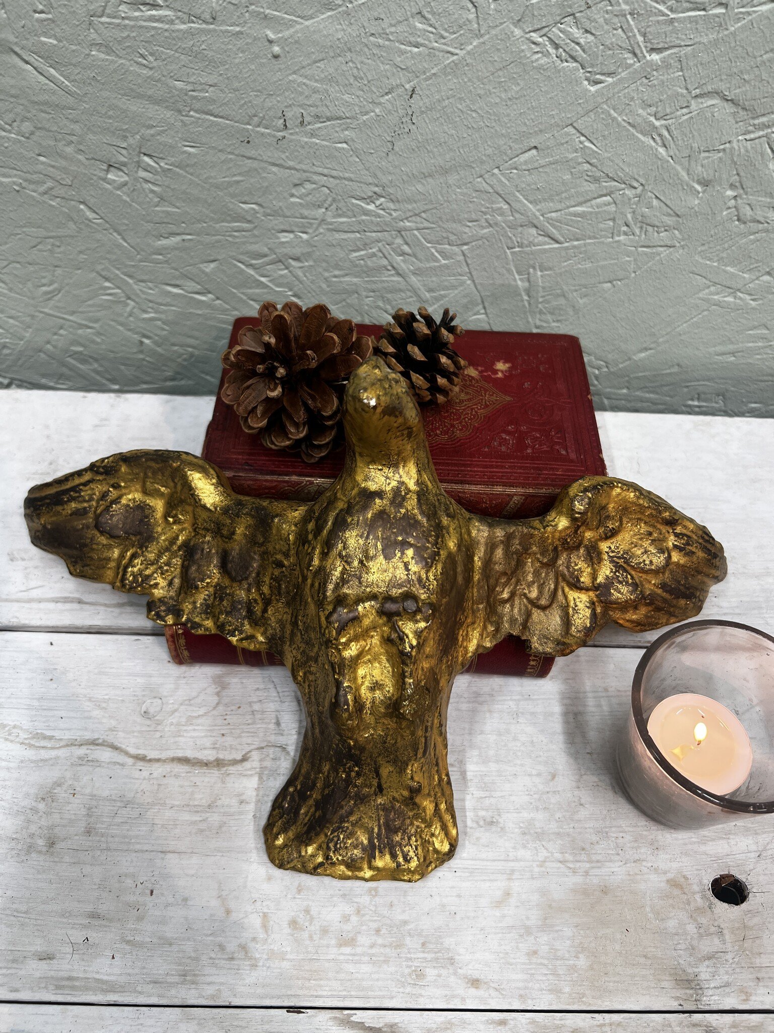 Goudkleurige gipsen adelaar of valk