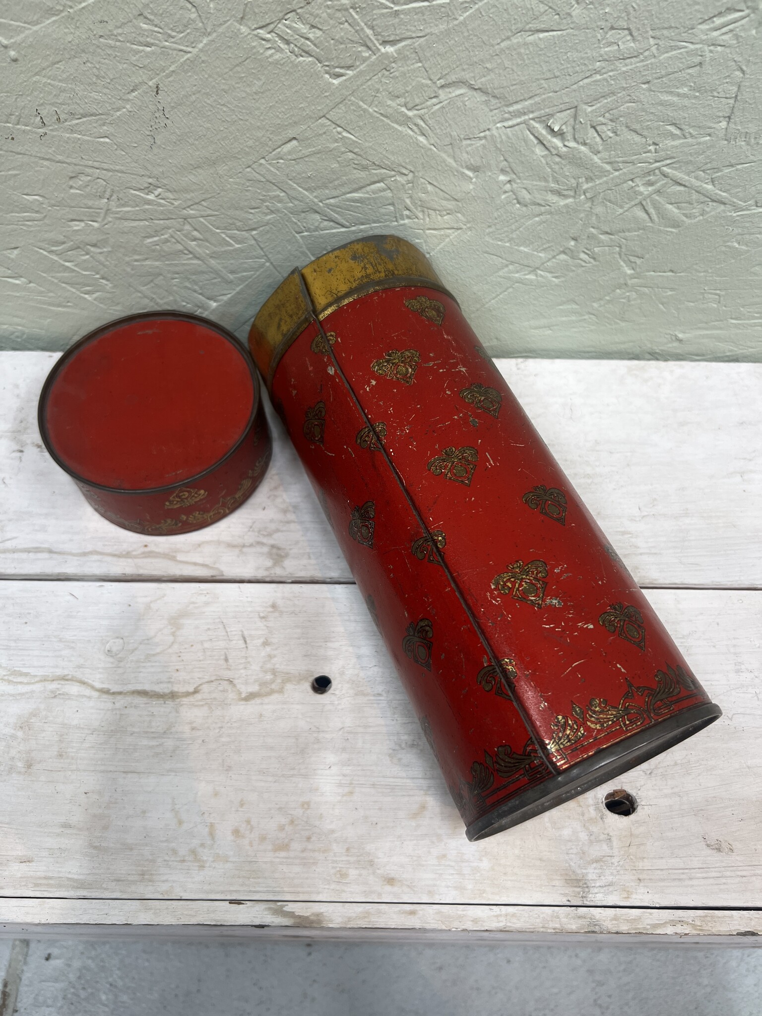 Haga's buttery drip cookies tin, antique