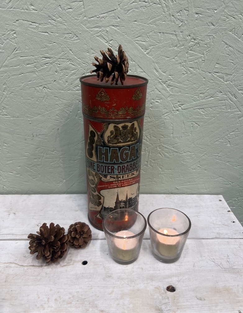 Haga's boter- dribbelaars koekblik, antiek