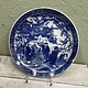 Antiek bord met blauwe voorstelling van Japanse mannetjes