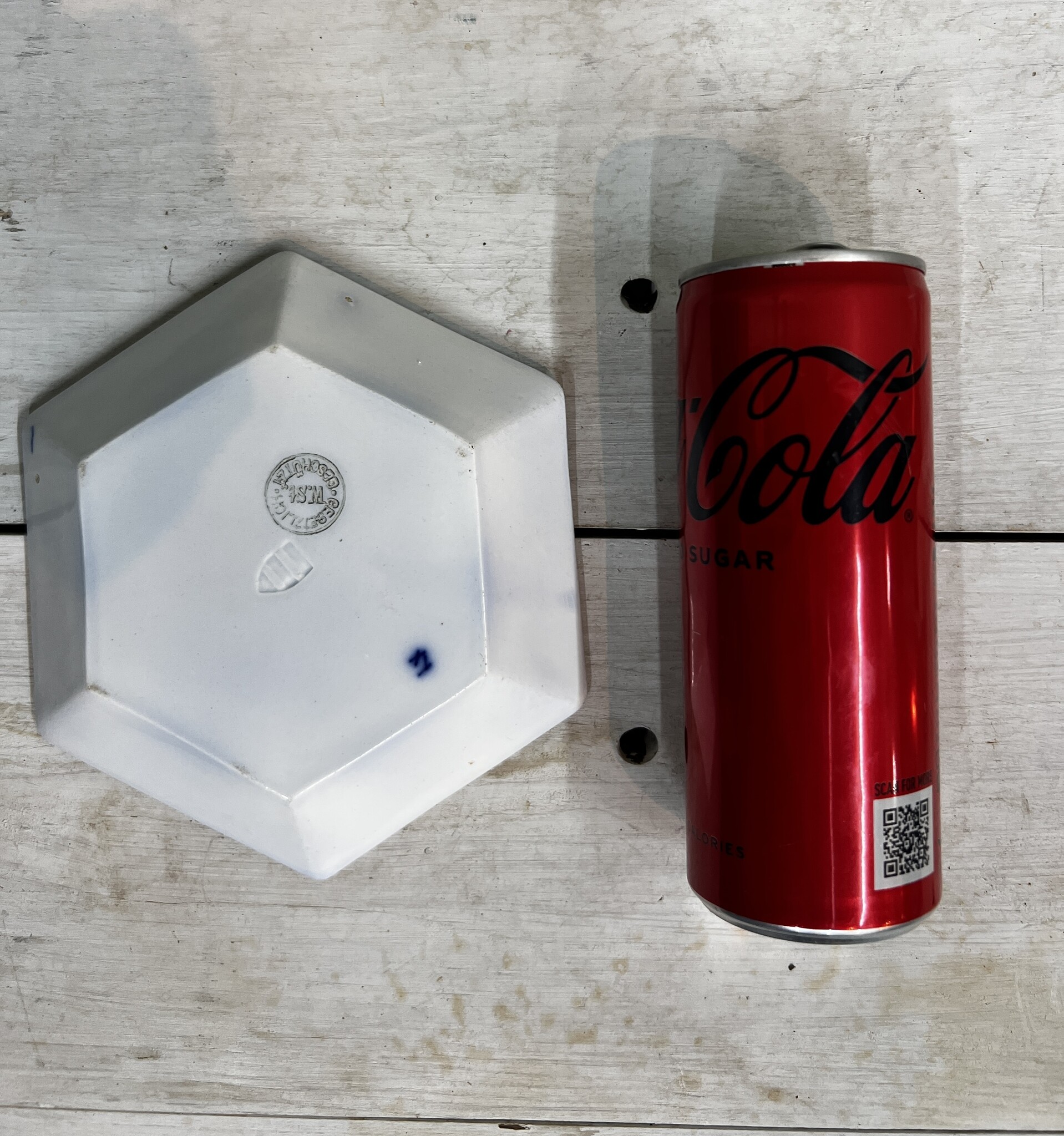 Small hexagonal blue white dish