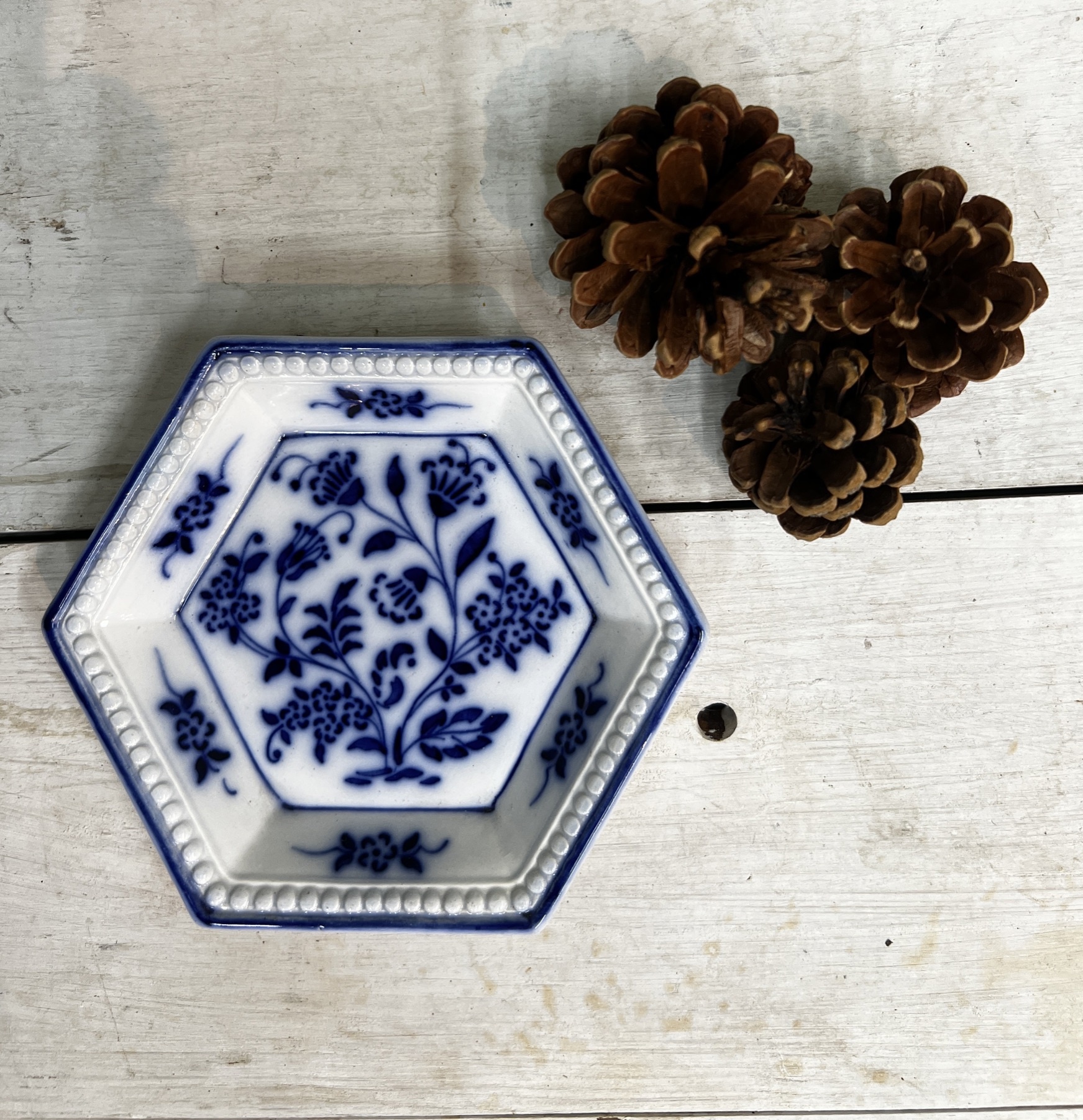 Small hexagonal blue white dish