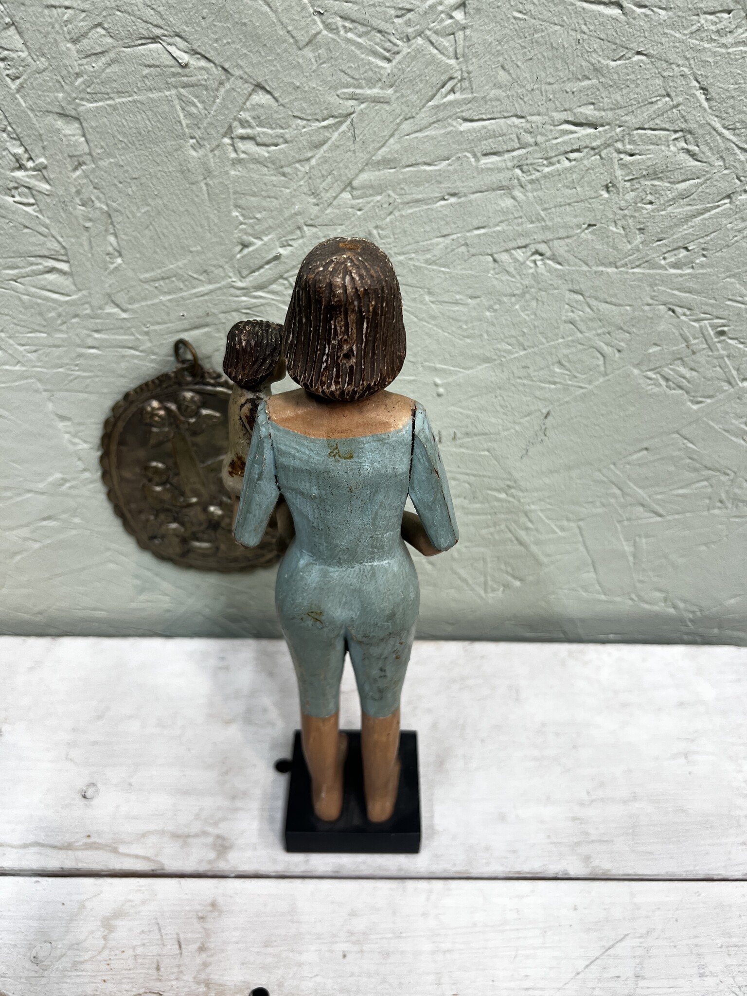 Antiek polychrome houten Madonna met kind