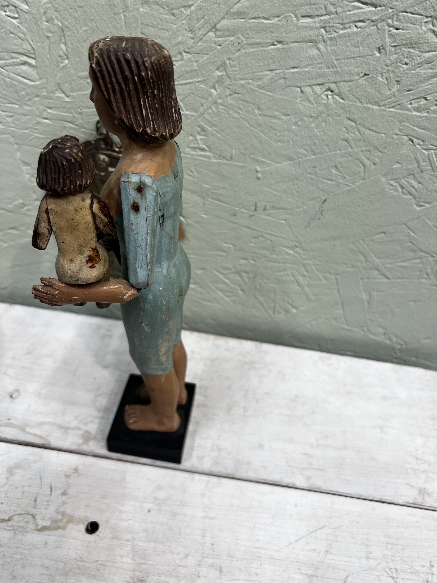 Antiek polychrome houten Madonna met kind