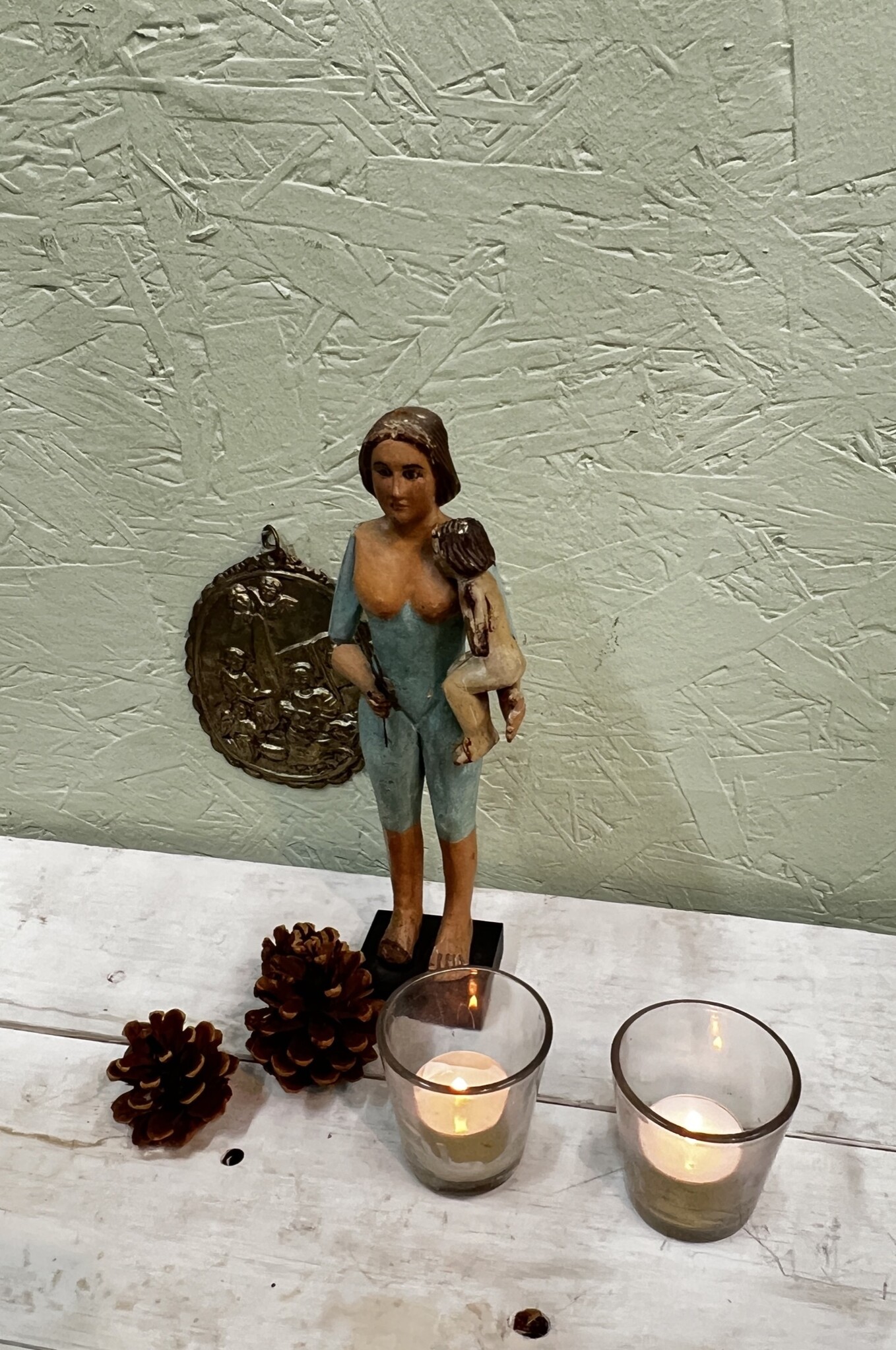 Antiek polychrome houten Madonna met kind