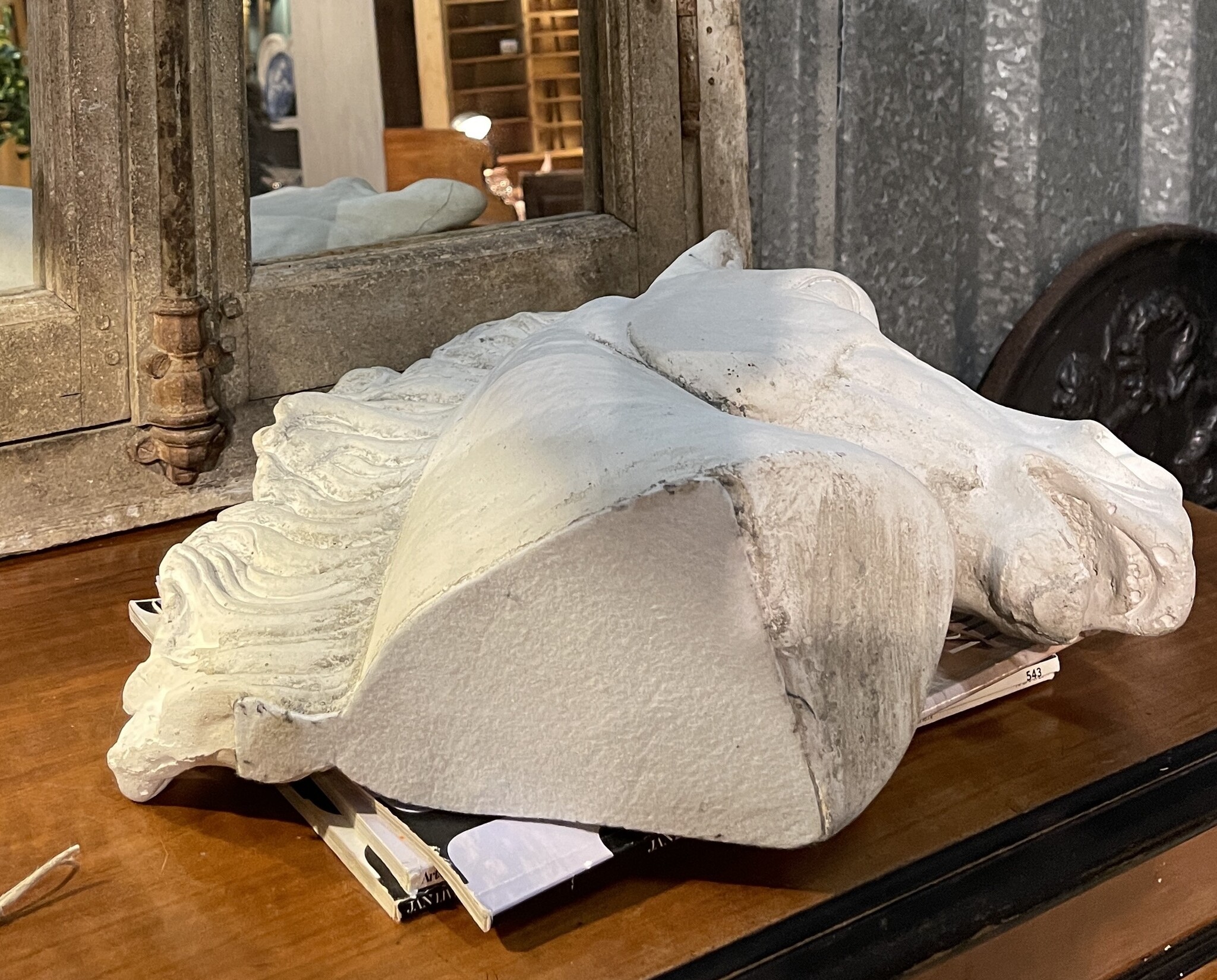 Vintage paarden hoofd, schildersmodel uit een atelier