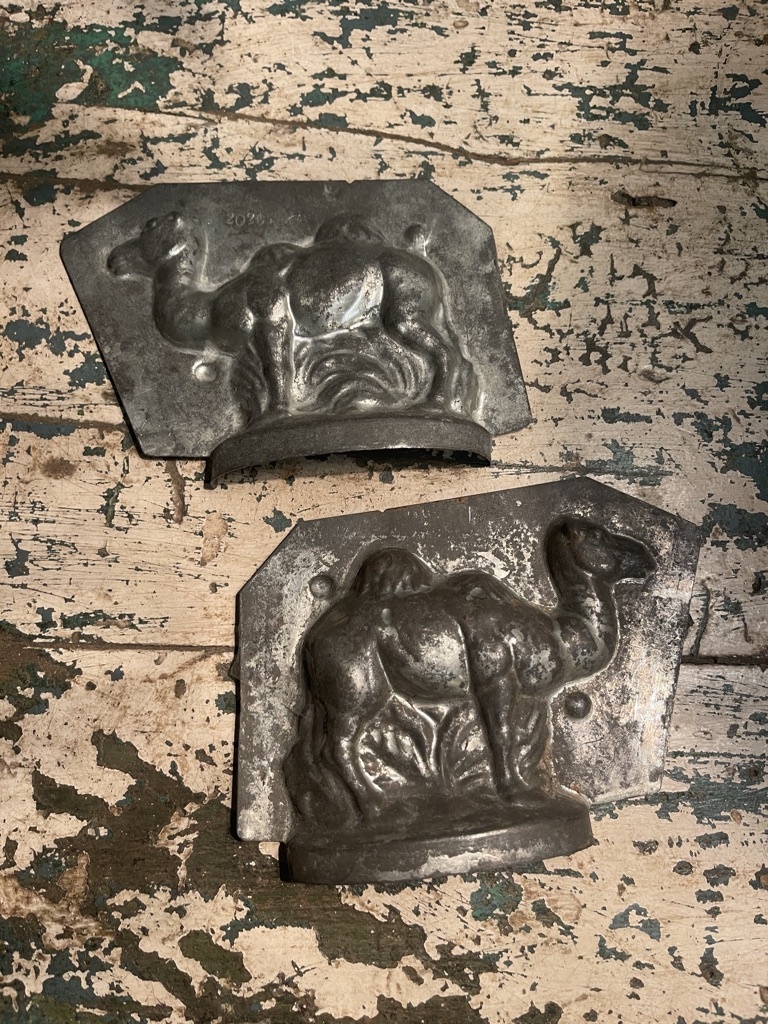 Chocolat mold camel