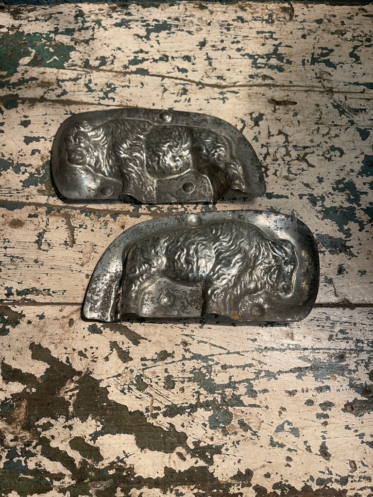 Antieke chocolademal, buffel