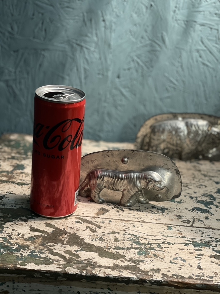 Antieke chocolademal van een tijger