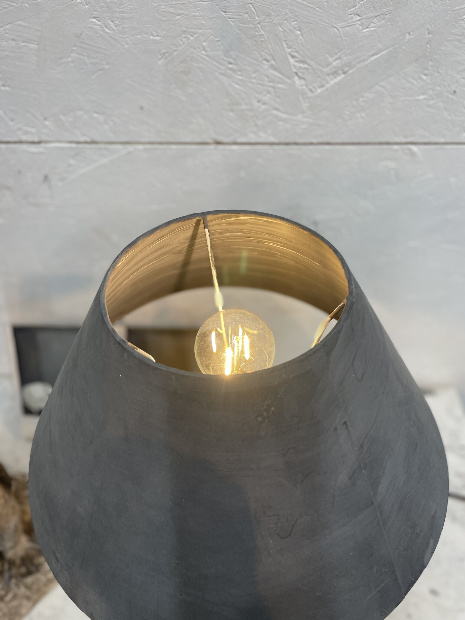 Vintage lampje met beschilderde kap