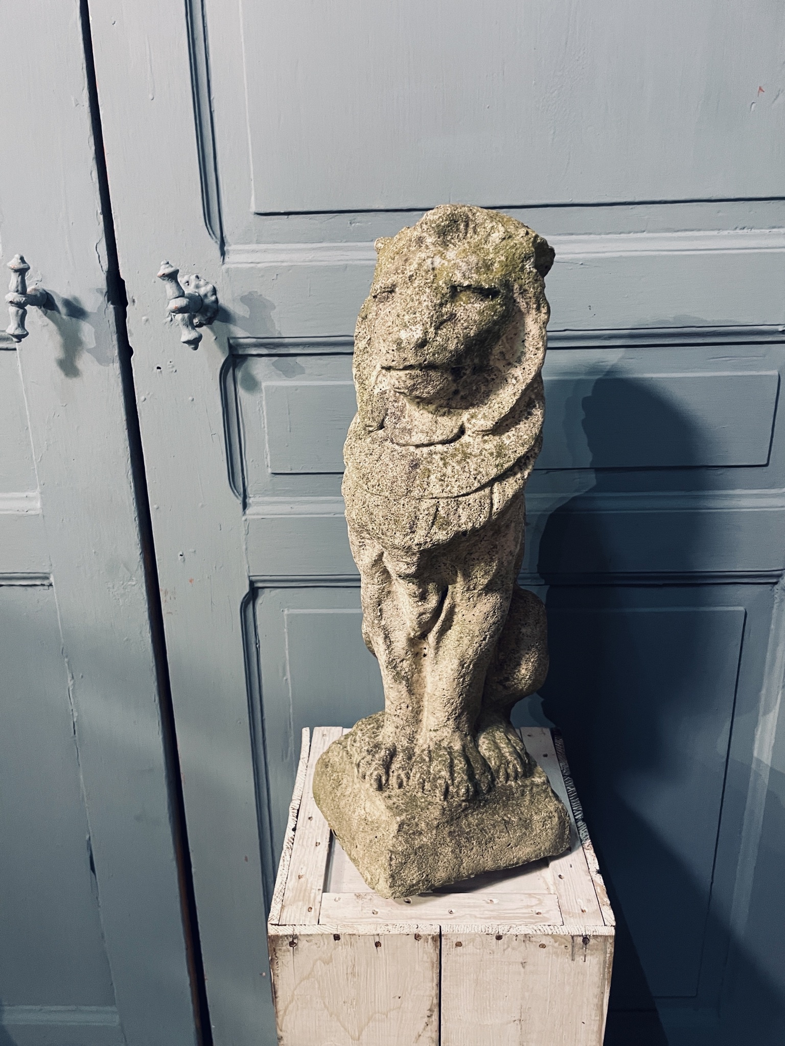 Pair of almost antique lions for your garden