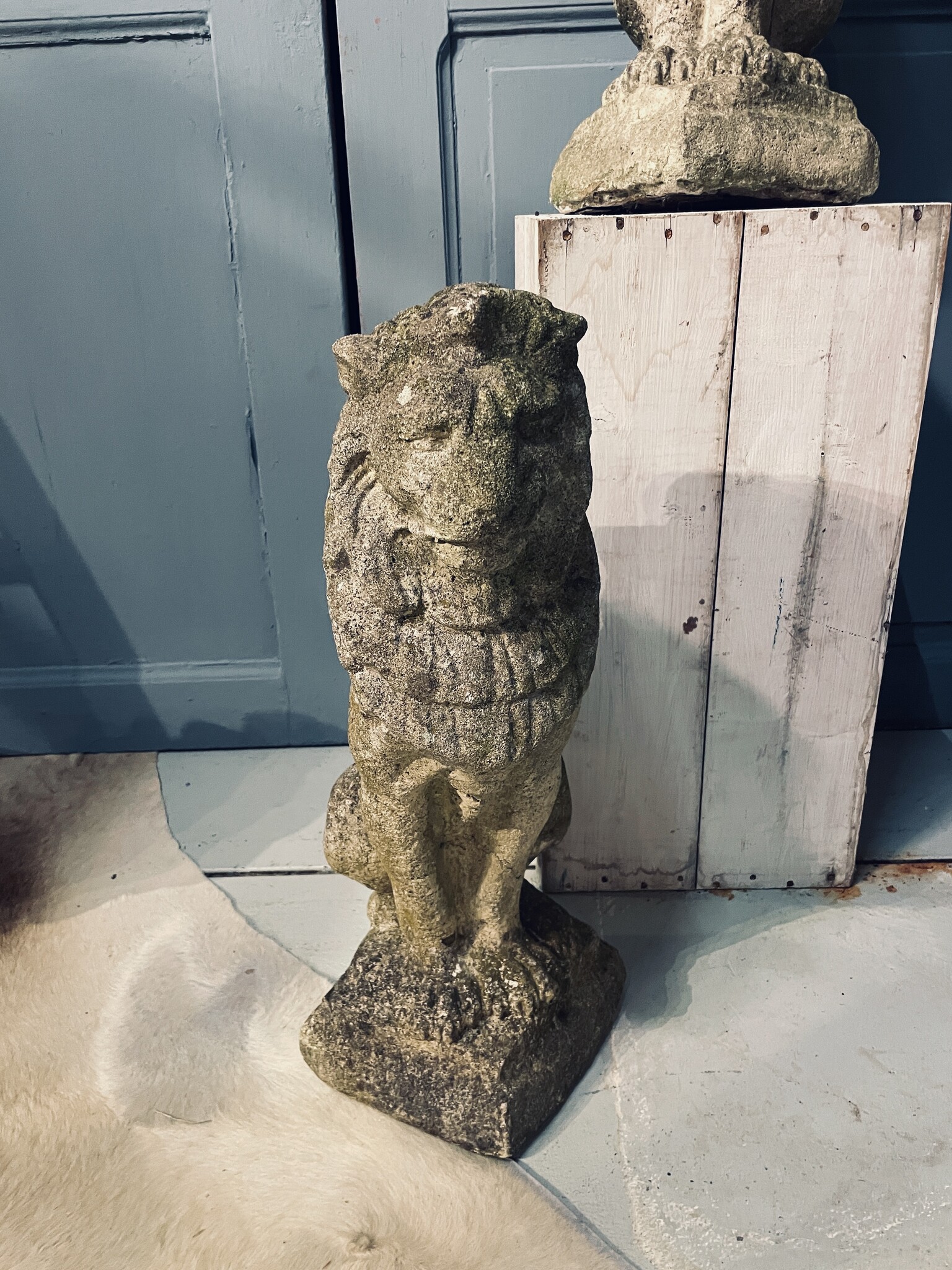 Pair of almost antique lions for your garden