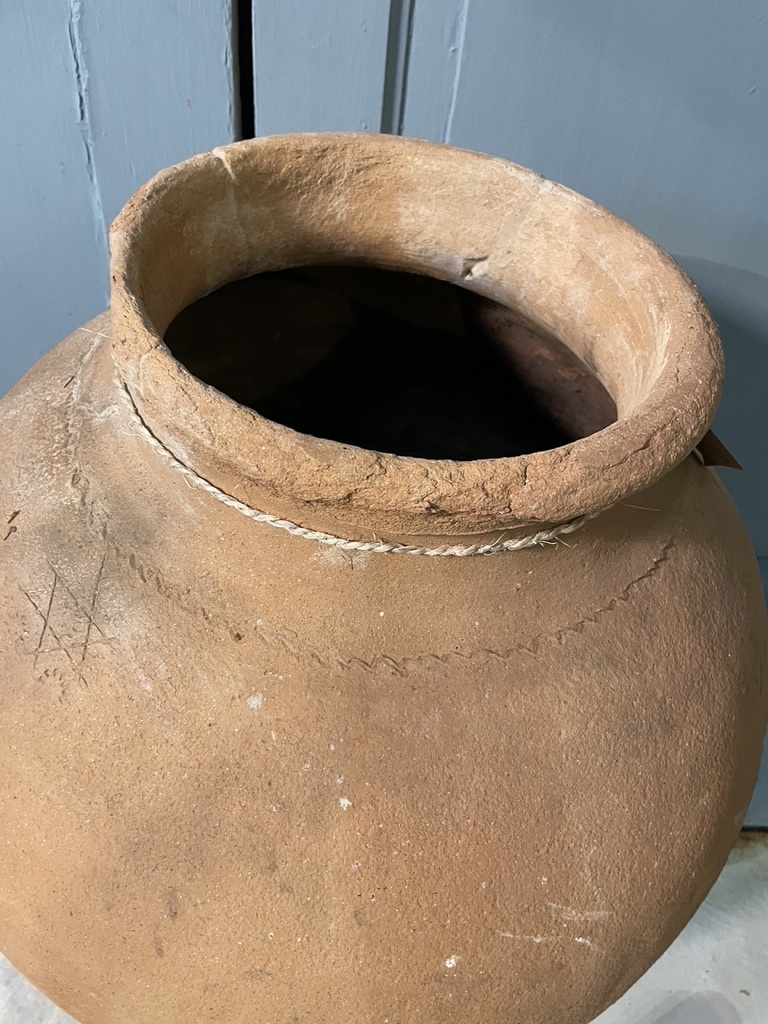 Bijna antieke grote tuinpot  terracotta