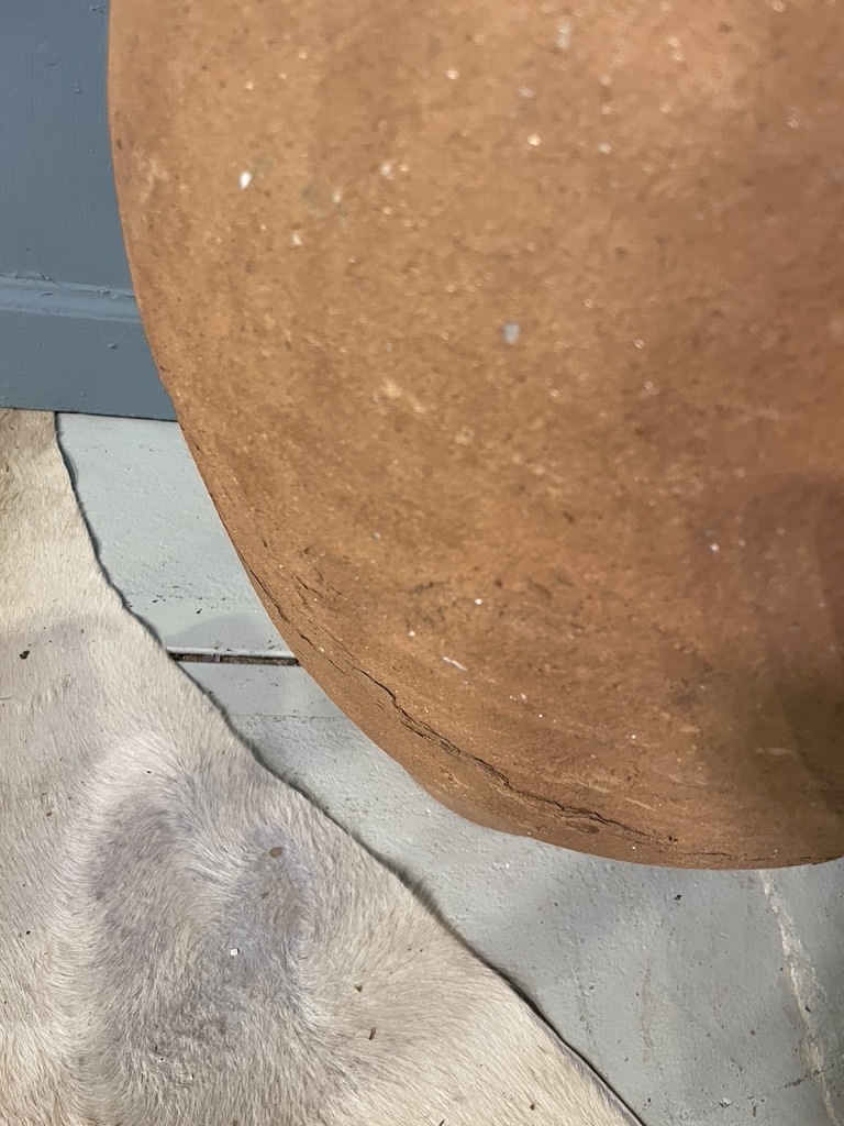 Bijna antieke grote tuinpot  terracotta