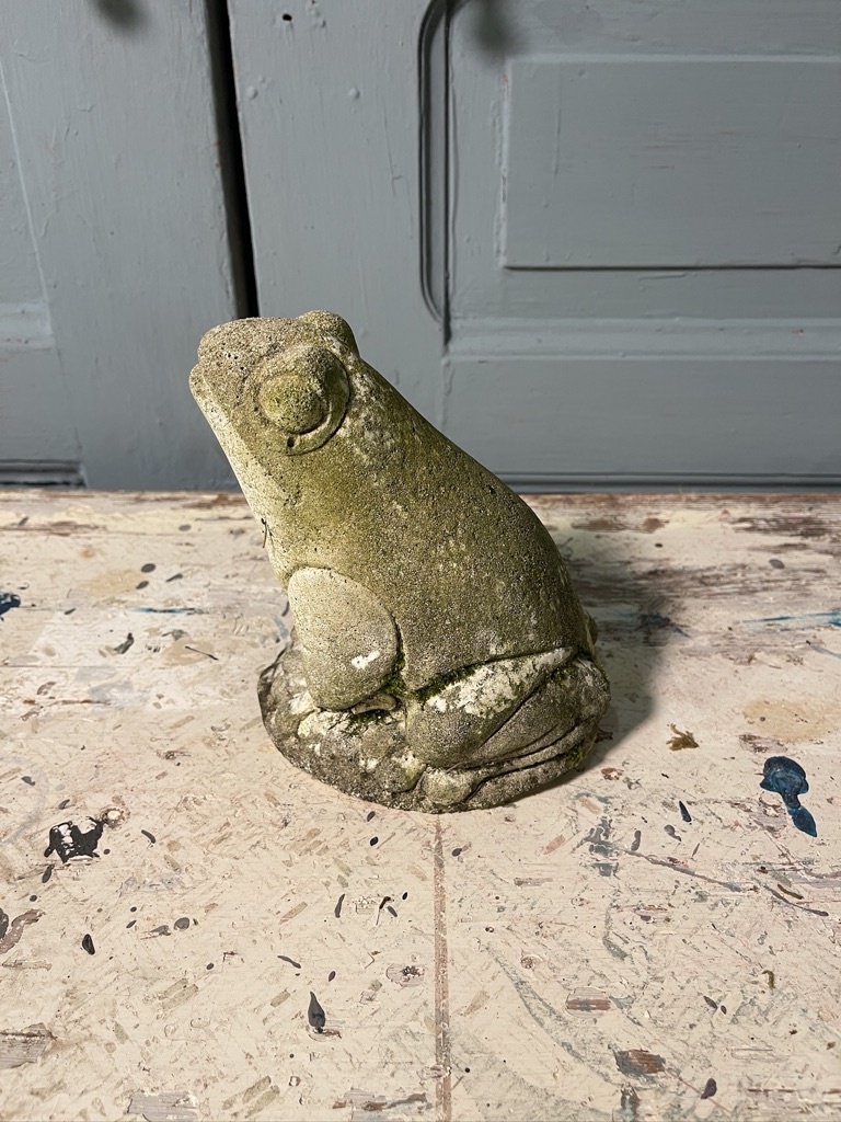 Vintage garden statue froggy