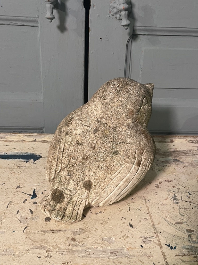 Sweet vintage garden statue,  little oversized bird