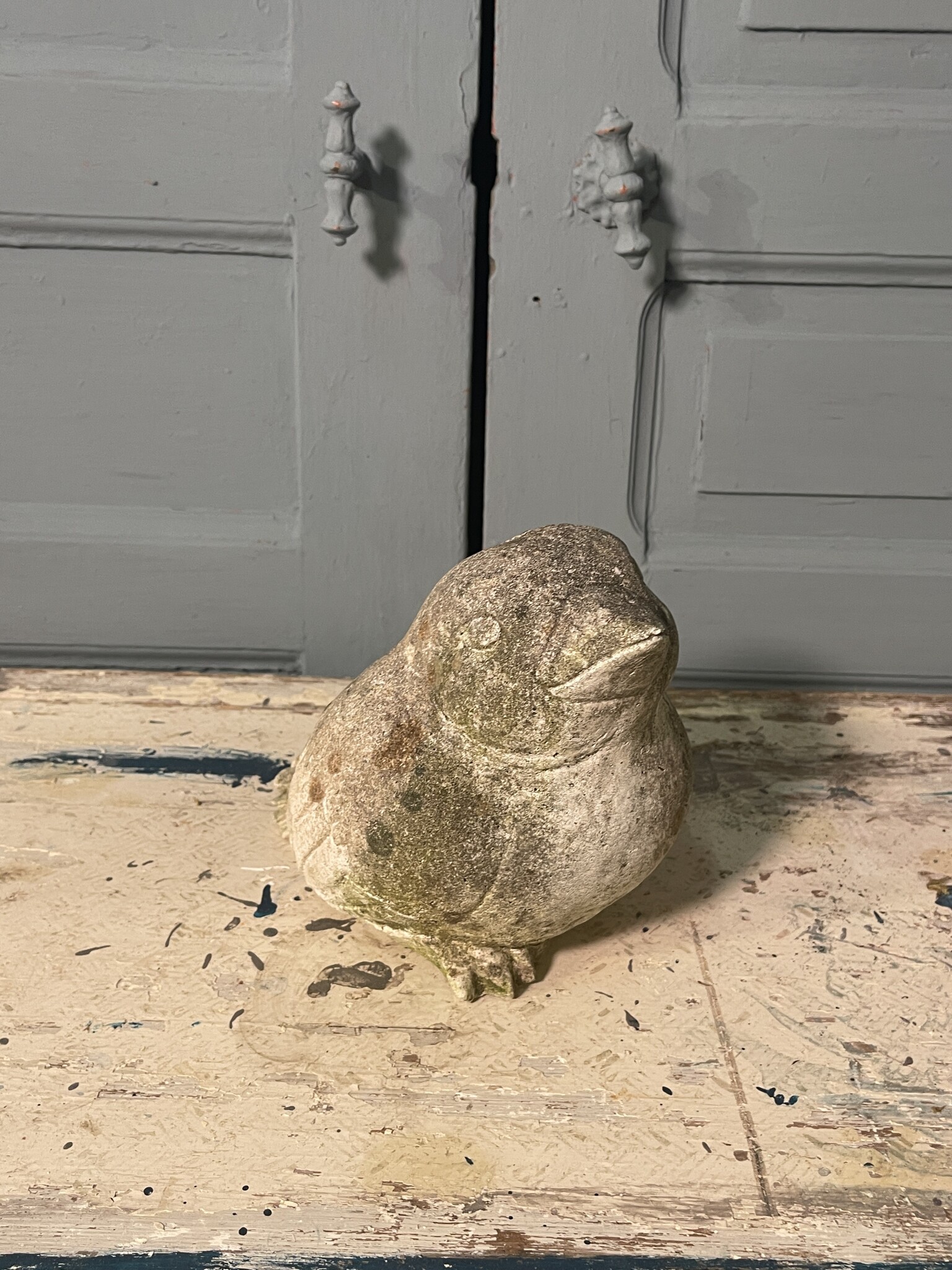 Sweet vintage garden statue,  little oversized bird