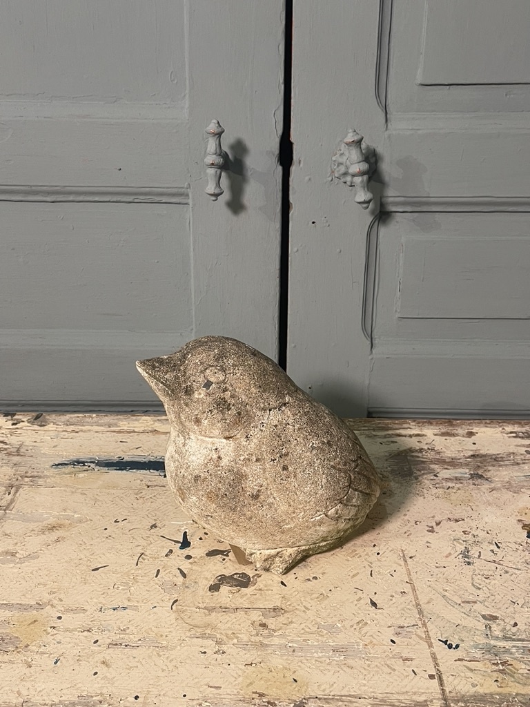 Lief vintage tuinbeeld, dik  vogeltje