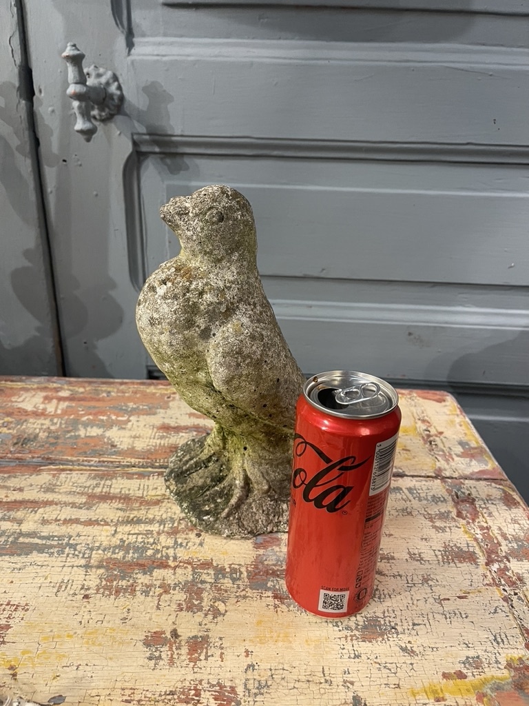 Vintage garden statue, pigeon