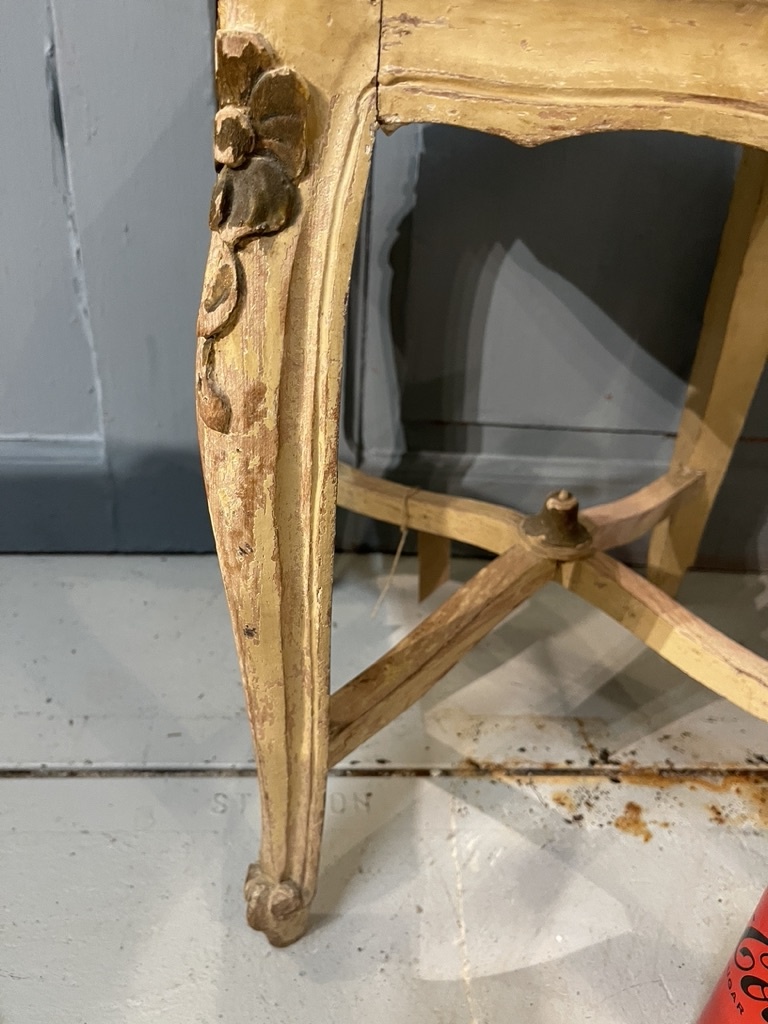 Antiek klein bijzettafeltje met marmer blad