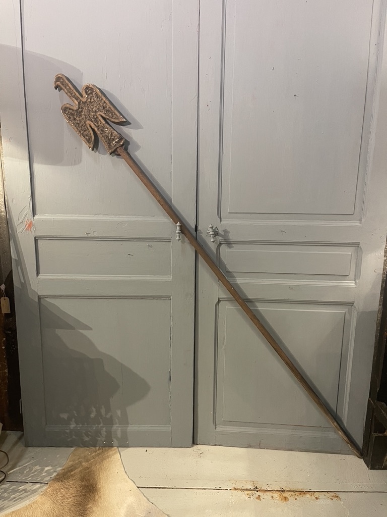 Old stage props, a bird