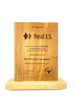 Customized wooden award with laser engraving (200 x 150 x 20 mm)