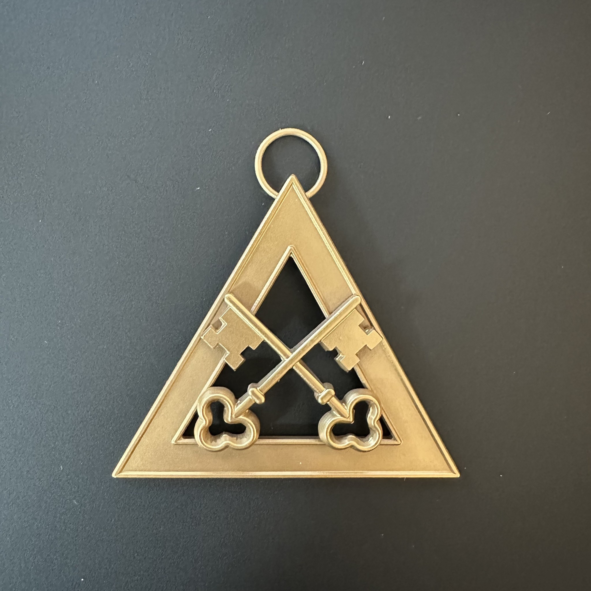 Médaille Triangle Clefs Croisés 'Trésorier' - doré - pour loges