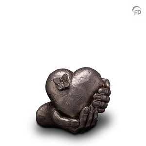 Geert Kunen  UGKS 065 A Keramische urn zilverkleur Hartepijn