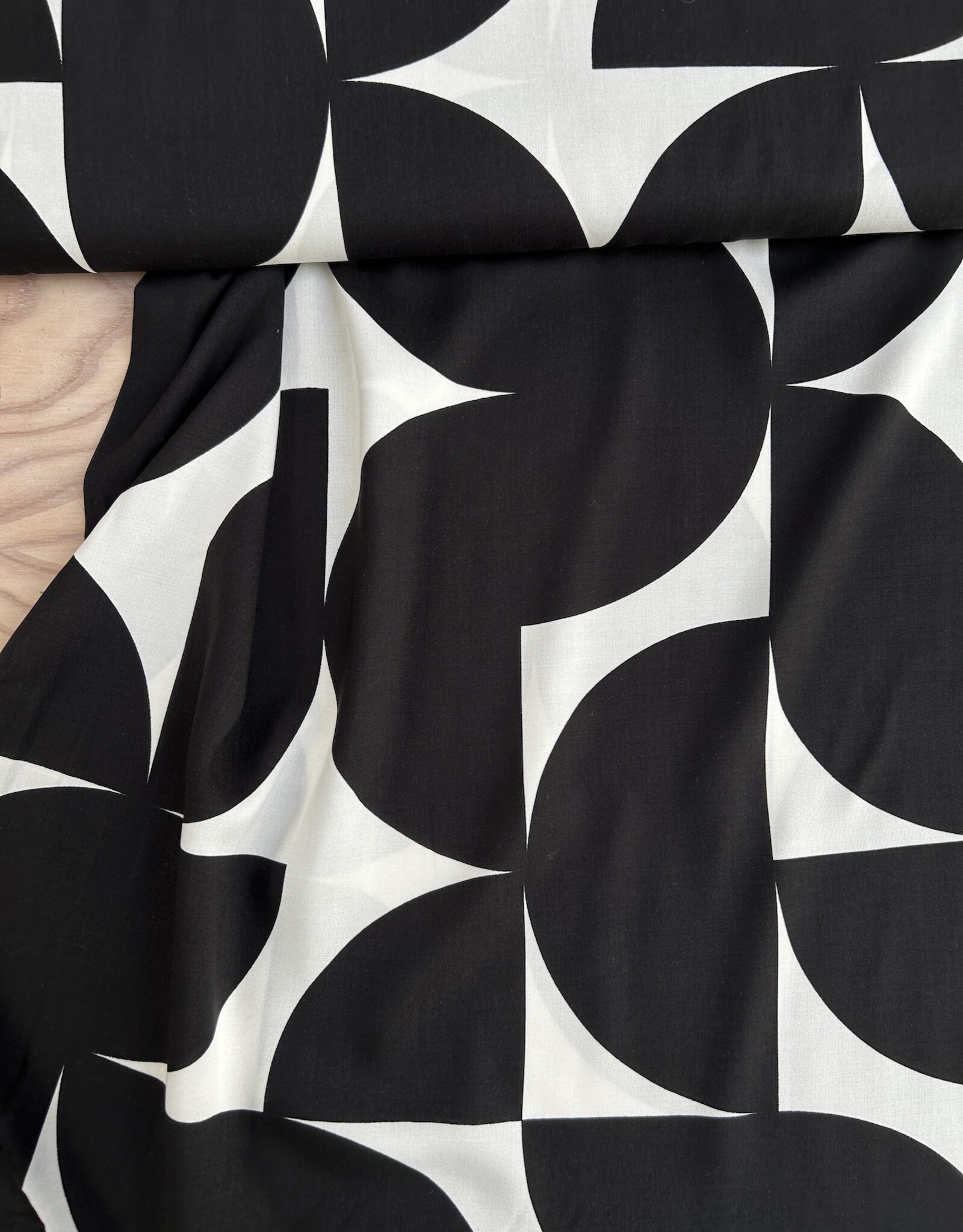 Viscose Poplin - Bauhaus - Mono