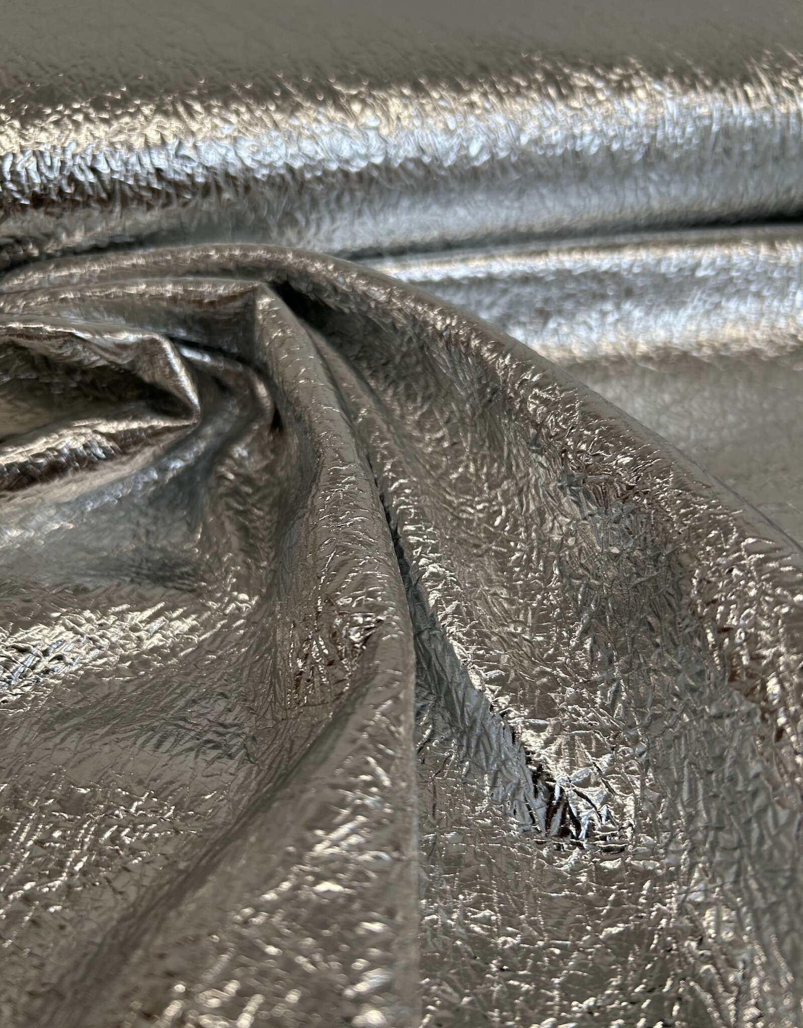 Fibre Mood Woven Foil Cracked - Mereya - Zilver