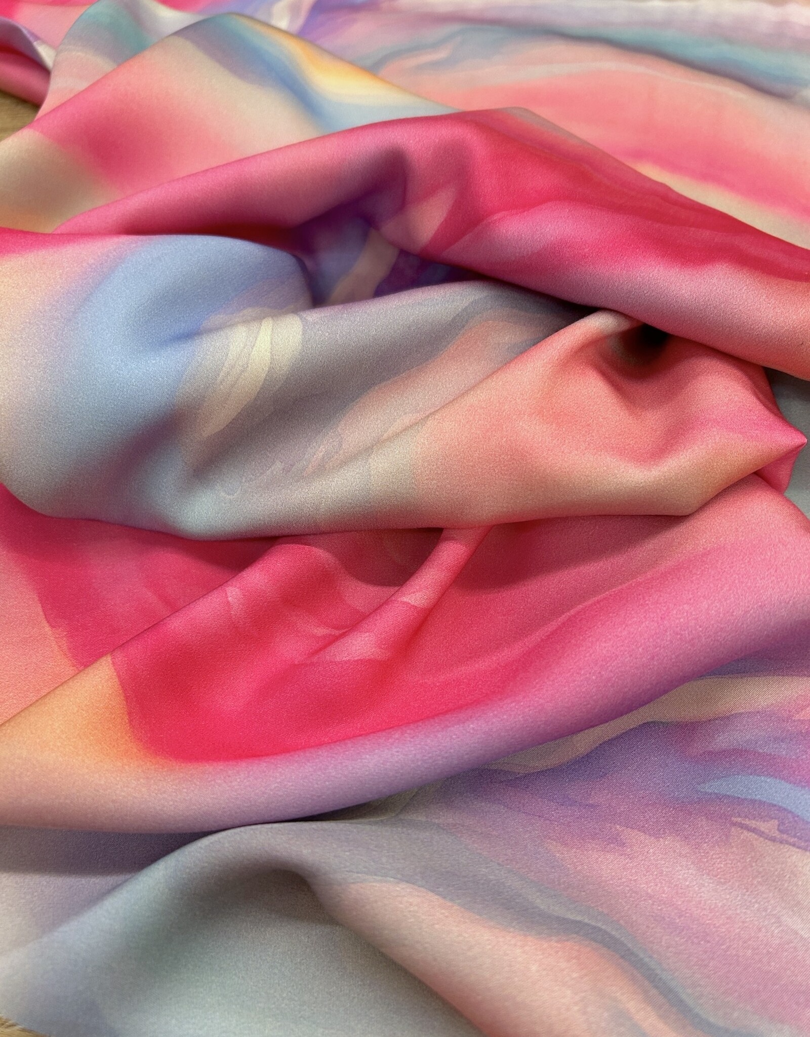 Viscose Satijn - Pink & blue dream