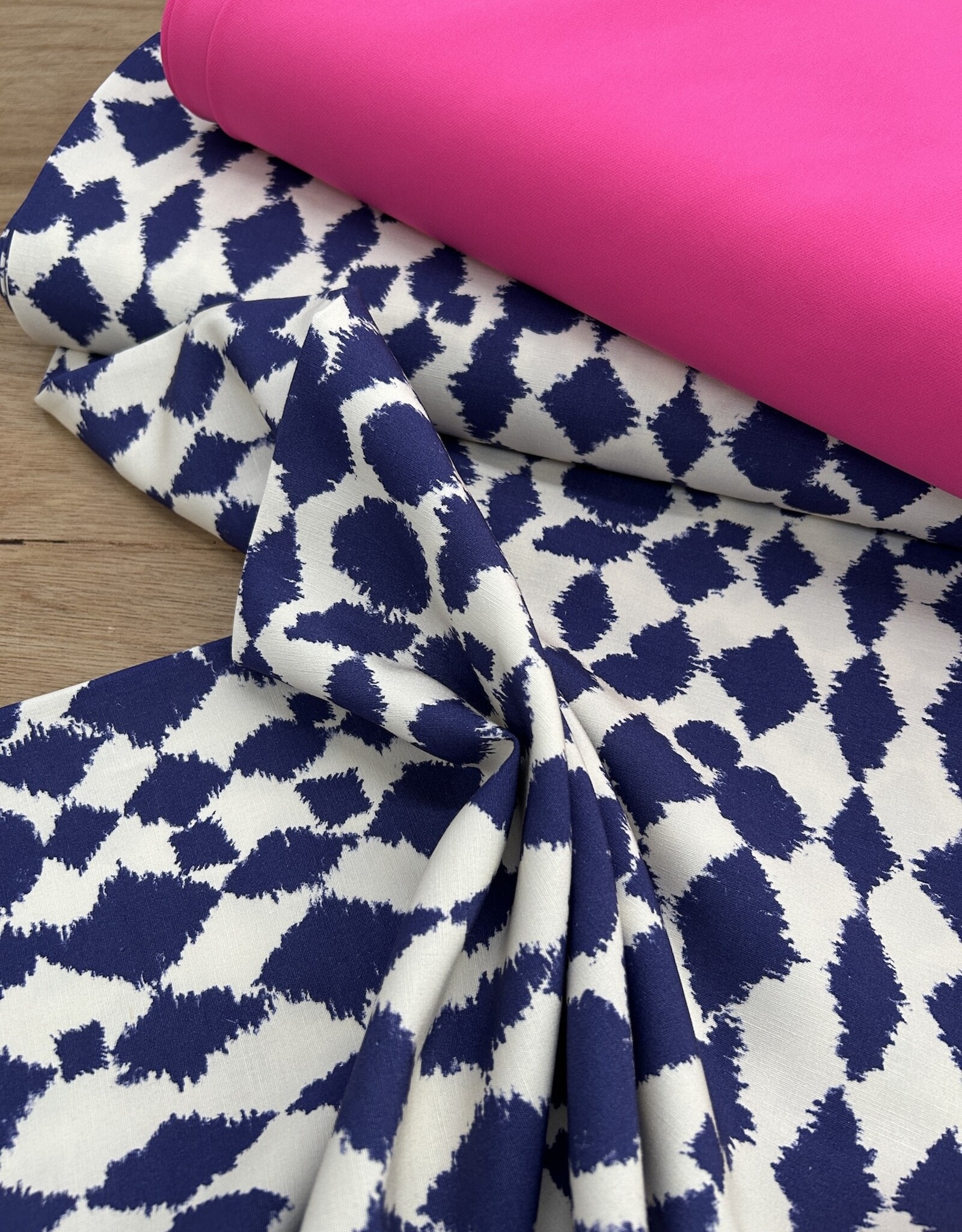 Comme ça Bi-stretch twill Neon rose