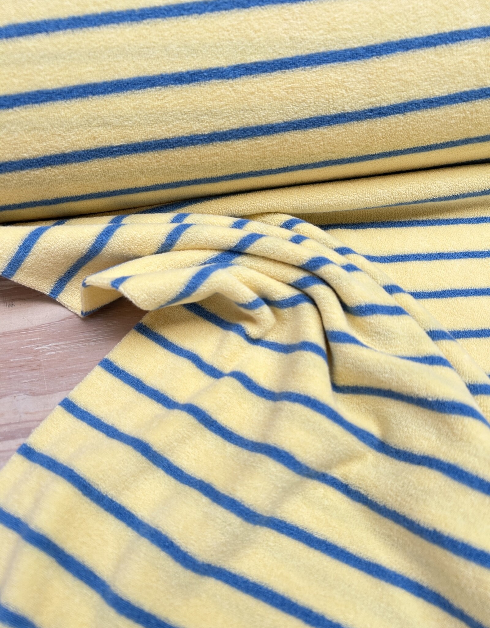 Spons met streep - Botergeel en blauw