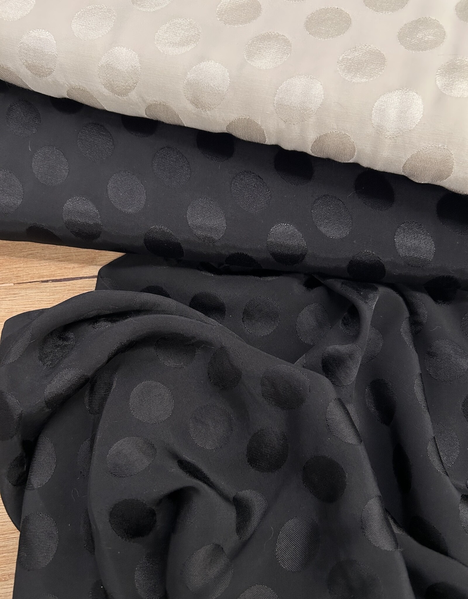 Viscose Jacquard - Polkadot Wit