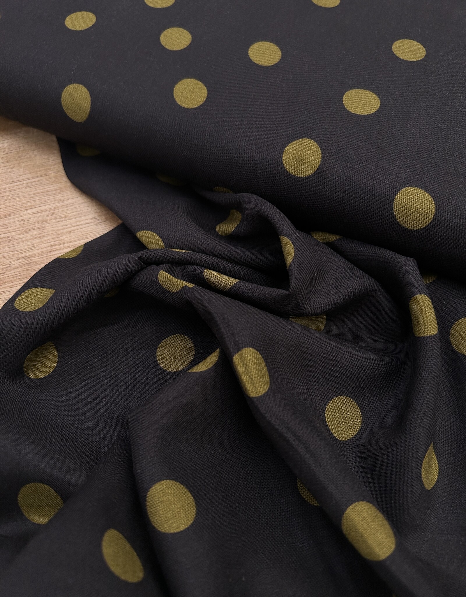 Viscose - Polkadot - Olive