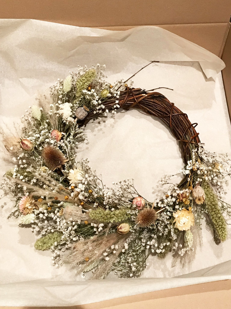 Wreath with helichrysum and dried flowers